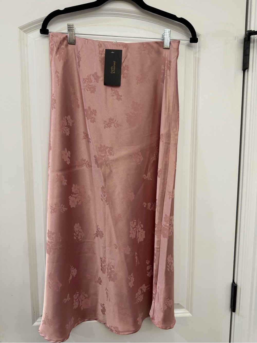 Midi Skirt in Dusty Rose Floral Jacquard